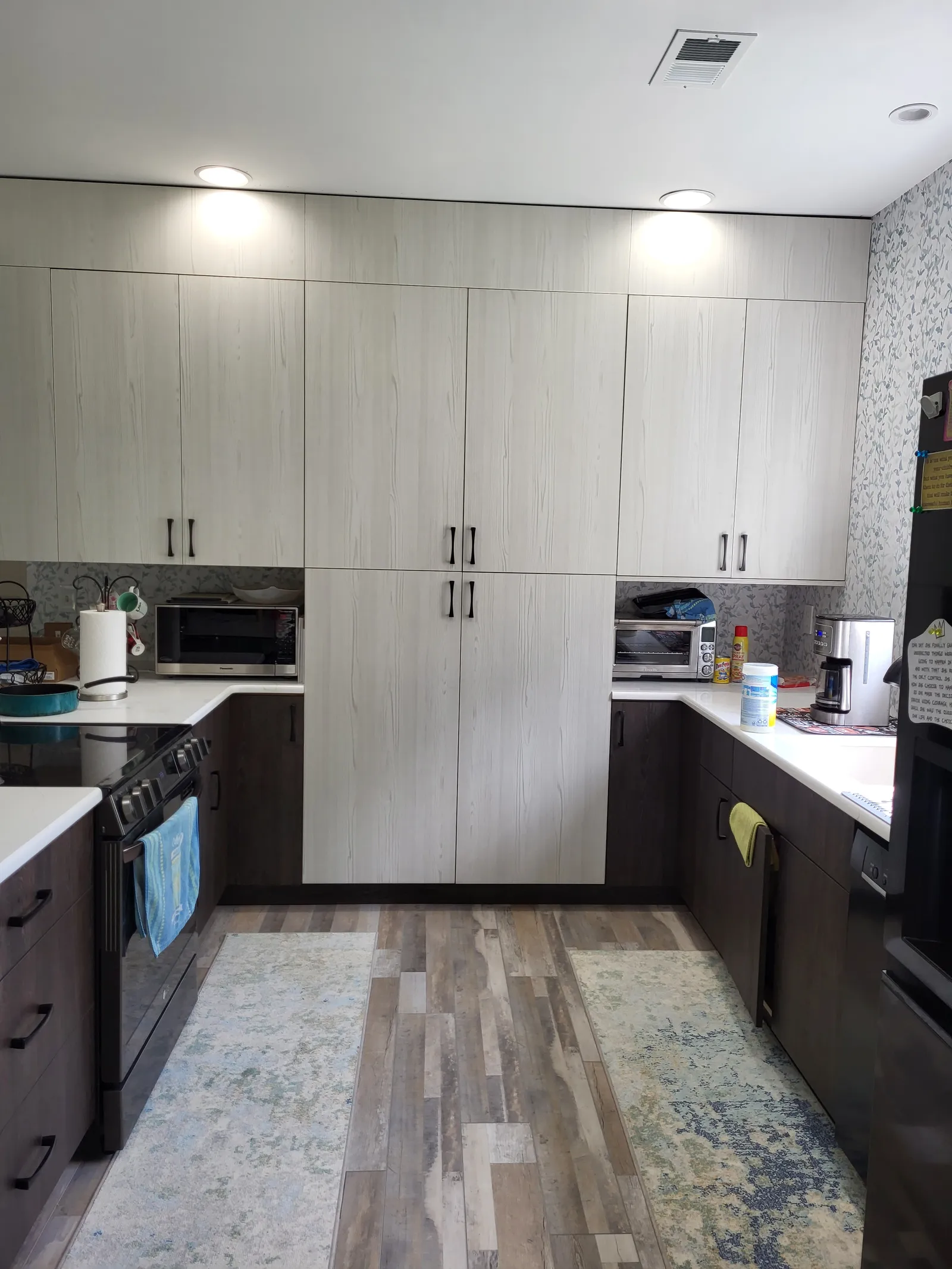 Range run of the same kitchen